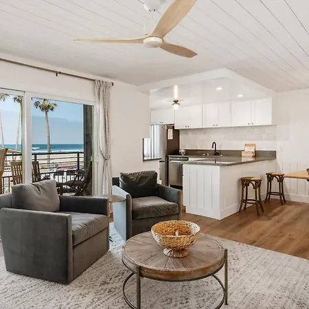 211A Freshly Renovated Steps From The Sand At The Beach Oceanside